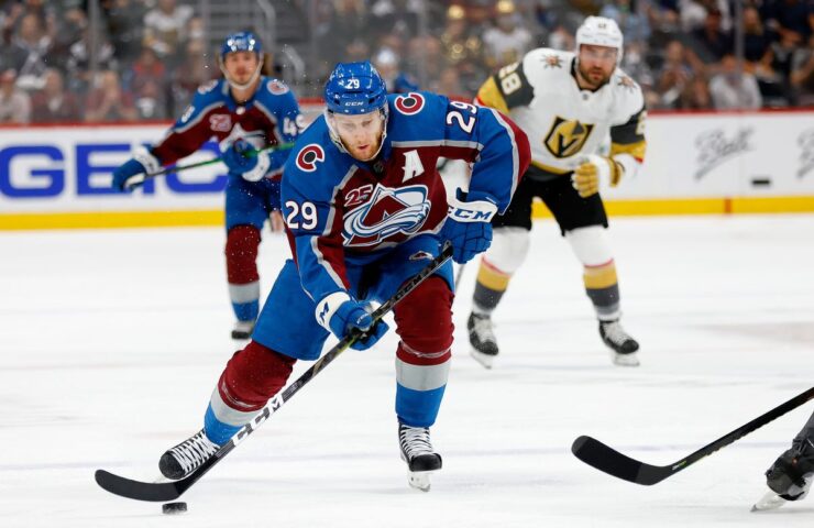 Nathan Mackinnon Colorado Avalanche NHL Hoceky